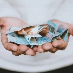 Cómo invertir 100 euros al mes y construir patrimonio a largo plazo