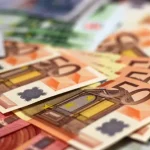 Cómo invertir 50 euros al mes en 2026: guía realista para empezar desde cero